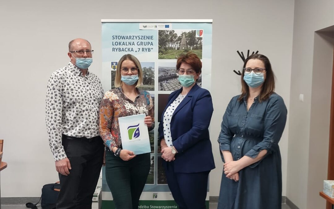 Podpisanie umowy na realizację zadania “INTEGRACJA SPOŁECZNOŚCI LOKALNEJ POPRZEZ ORGANIZACJĘ TURNIEJÓW GIER TOWARZYSKICH”